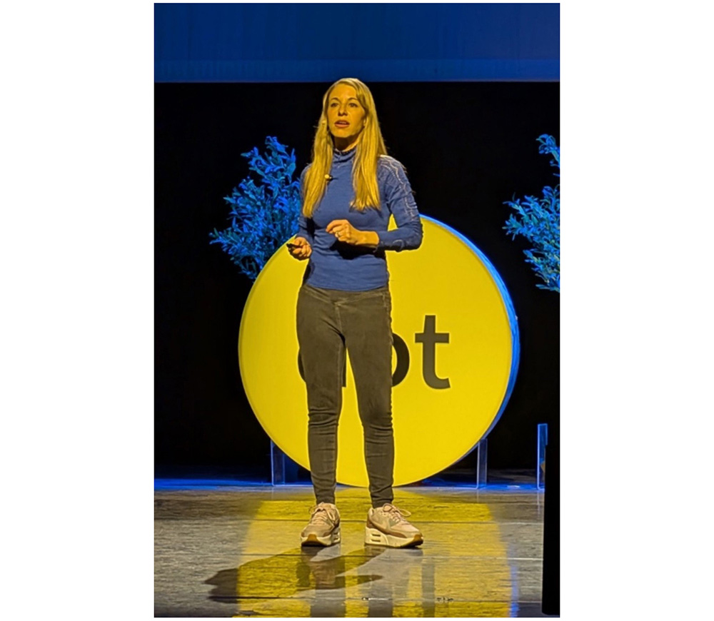 Sarah speaking at dotjs